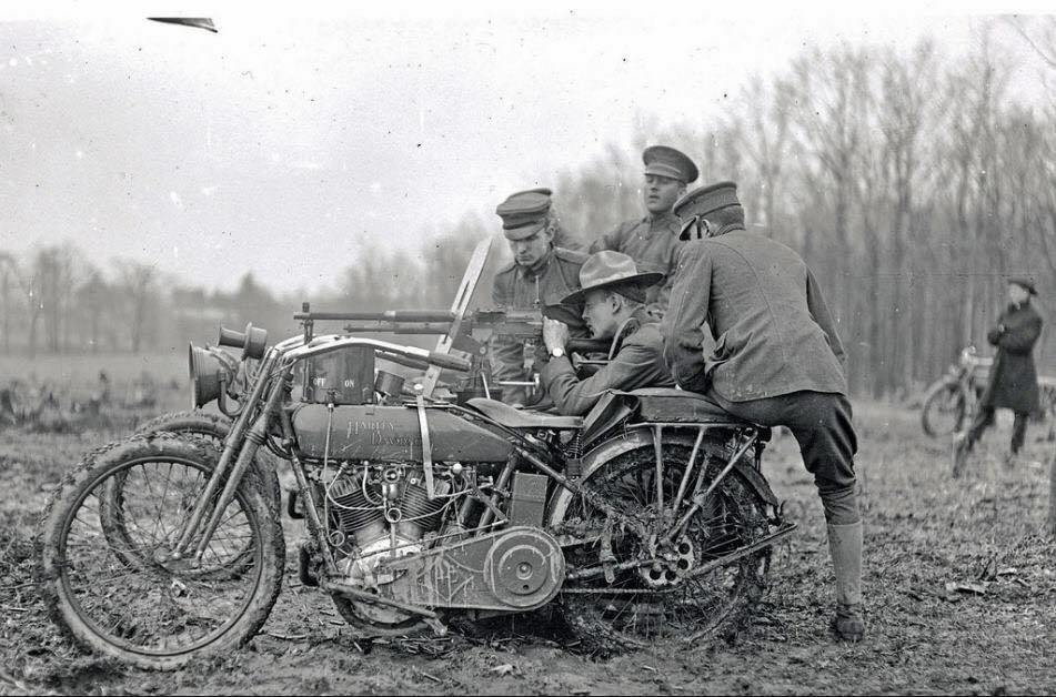 第一次世界大戰戰場上的Harley-Davidson Model J