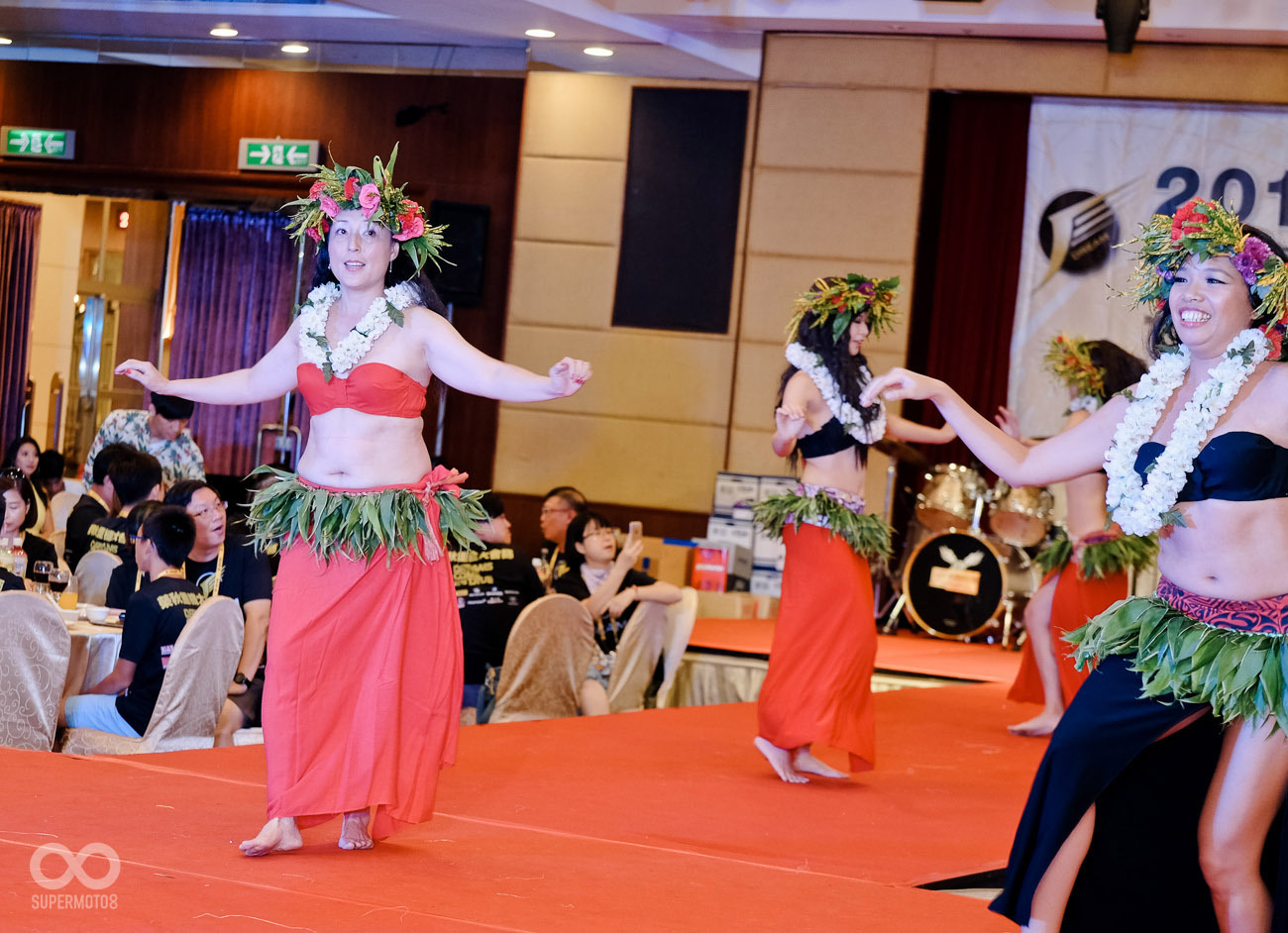 榮秋Yuki董事長親自上陣 為大家帶來大溪地的熱情舞蹈！