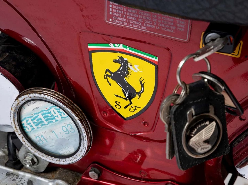 這輛ST 70最特別的地方,無非是車身上的Ferrari Logo,讓他的紀念價值遠大於一切