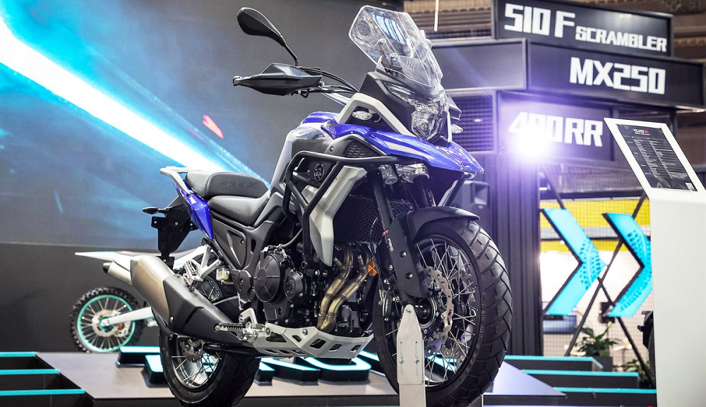 如果使用需求比較偏向道路或高速巡航,車上也配有著長風鏡提升騎乘的舒適性