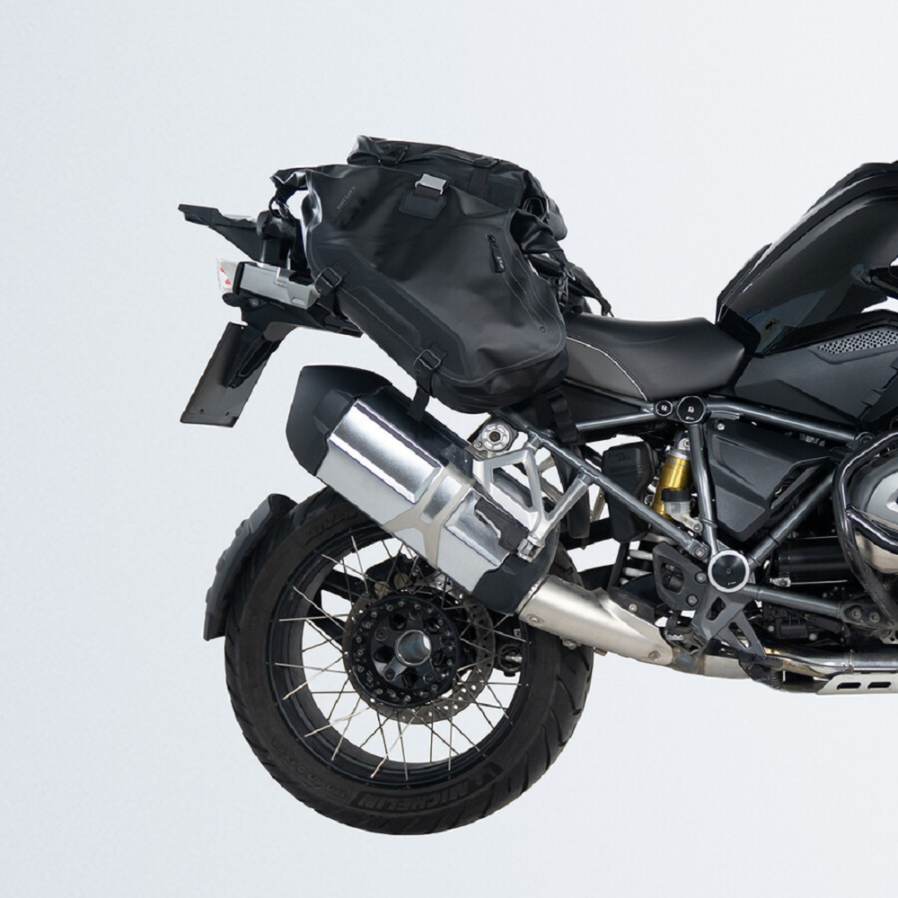 Move Ahead全系列都採用防水的外層,避免物品淋濕