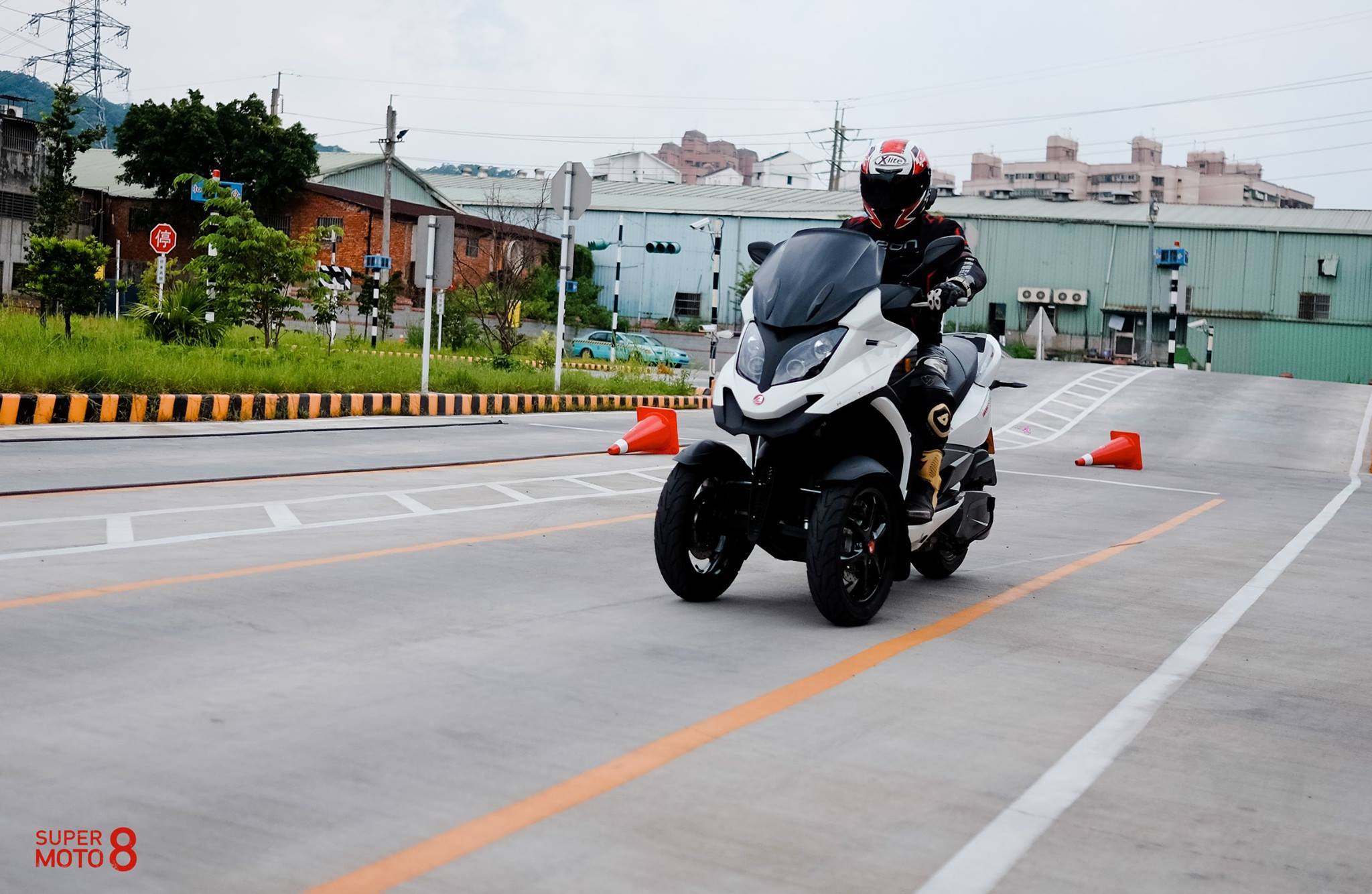 現場展示3D350極限煞車的穩定性