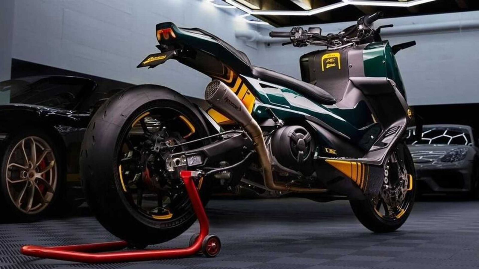 尾部設計也不離其乖張風格