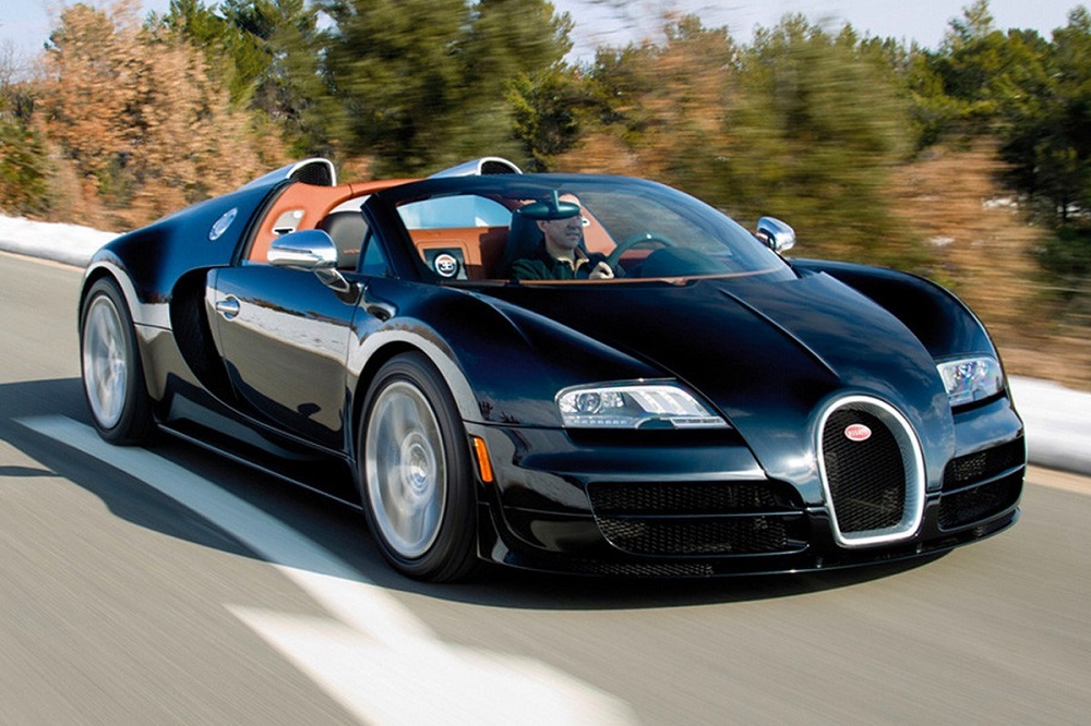 Bugatti前任董事長表示，Bugatti即將推出一台日常使用的車款，而有可能會議四門GT或以SUV車型亮相