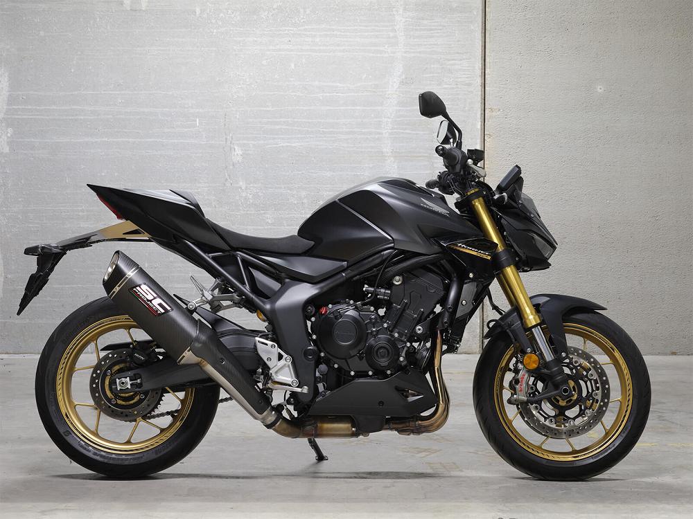 這組新的排氣管,加大了CB1000R Hornet的性能表現之外,也減輕了車重