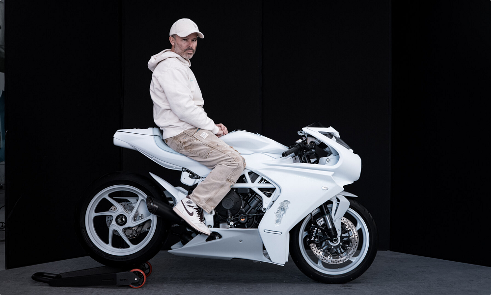 MV Agusta和知名藝術家Daniel Arsham推出了全白色的聯名車款