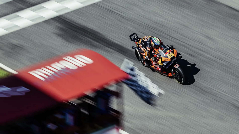 為了安全起見,KTM官方並不打算讓車主在道路上騎乘,甚至只開放在特定賽道上行駛