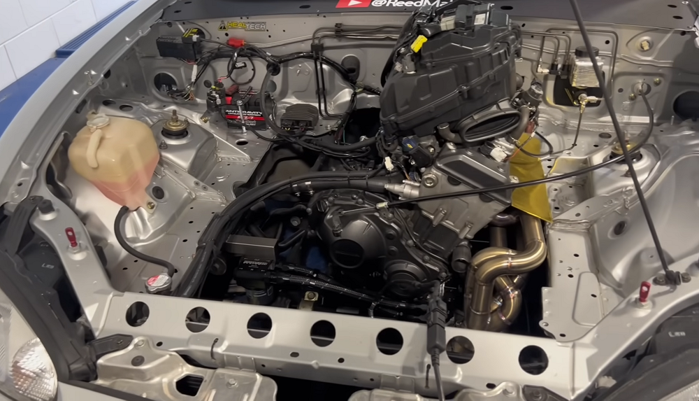 引擎的部分採用的是Honda CBR1000RR的引擎