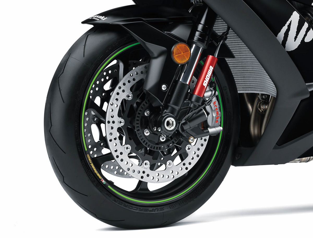 原廠搭載Supercorsa，大閃電的抓地力無庸置疑