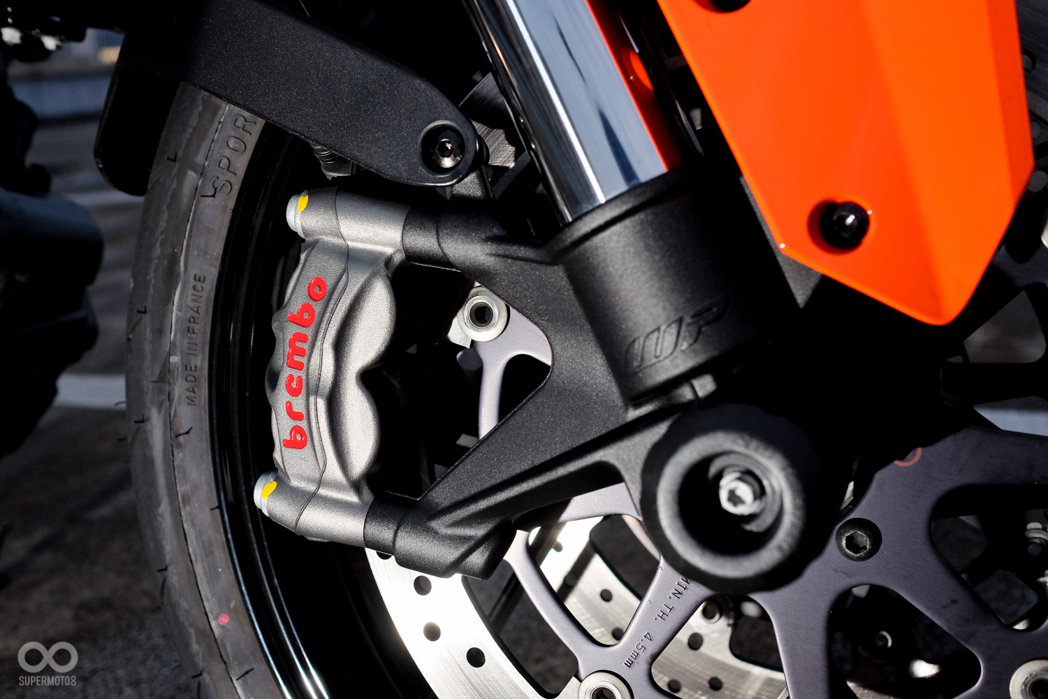Brembo 總磅,320mm雙浮動碟配Brembo 一體式對四卡鉗