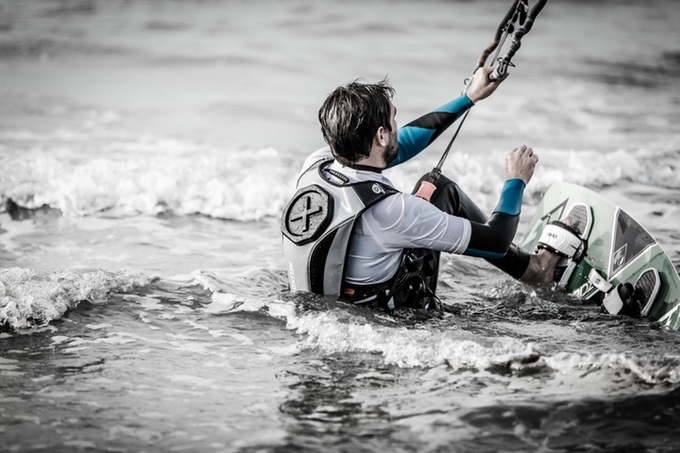 背包倒三角造型是依照人體而設計,背帶也考究人體工學,使背包能夠緊貼身體又不會造成壓力