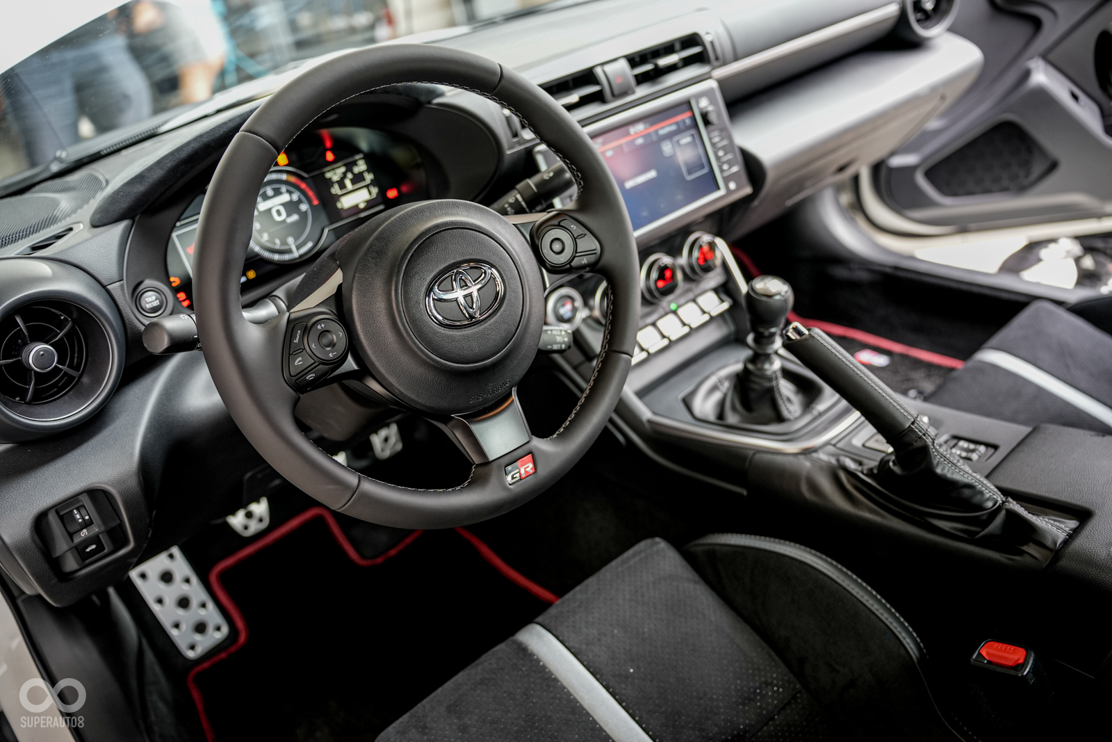 內裝提升科技質感，升級8吋數位儀表、7吋中控螢幕