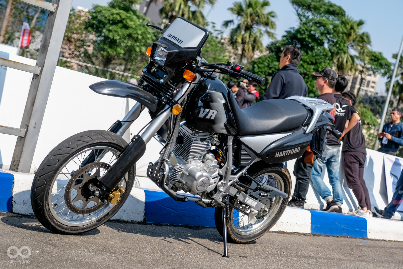 43mm倒立式前叉是本次升級的重要亮點