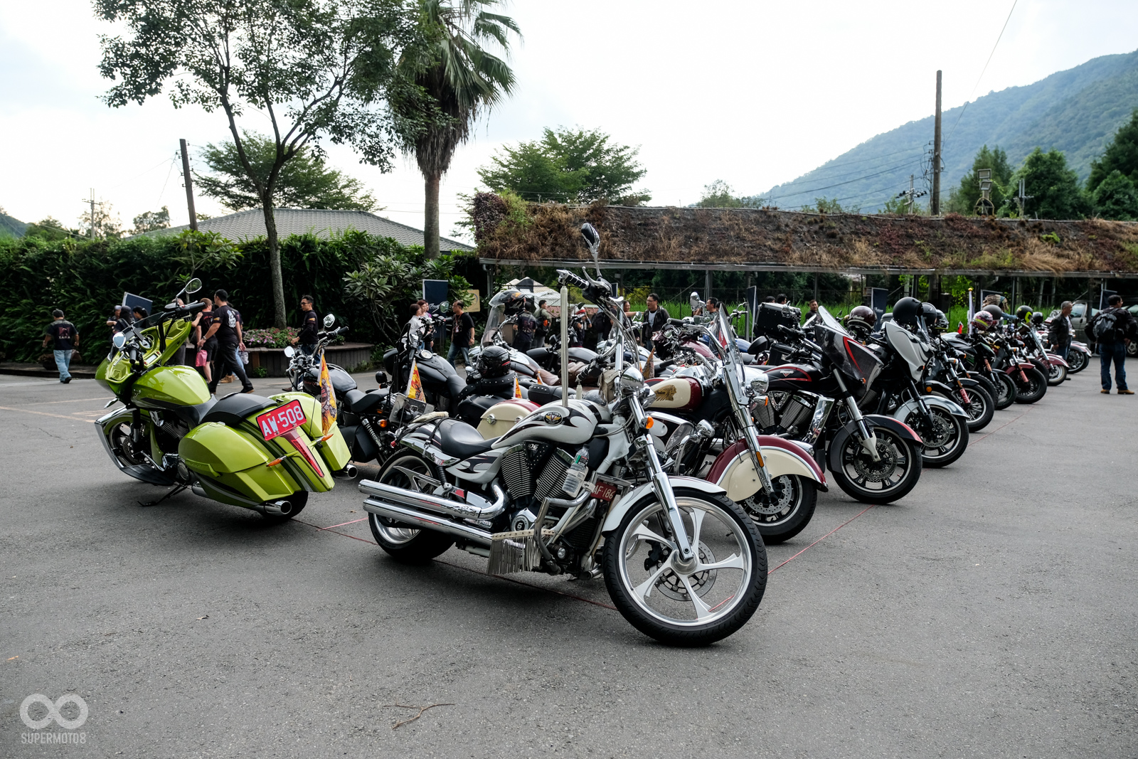 現場來了許多車主共襄盛舉