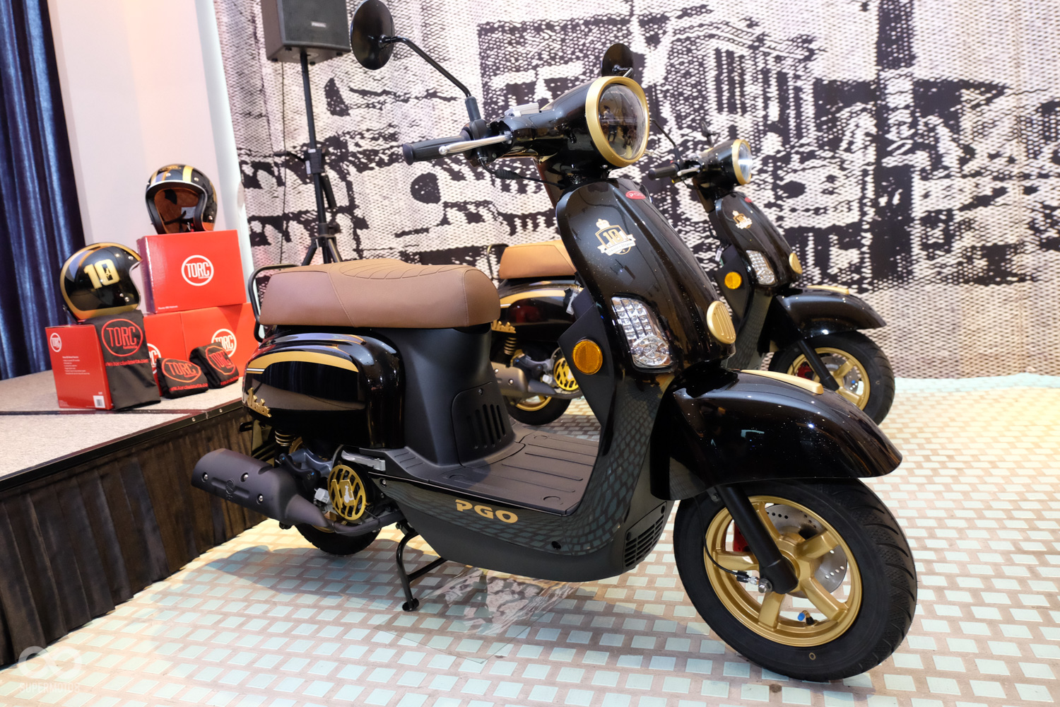J-BUBU 125 Legend以黑金雙色妝點，更顯高貴感受