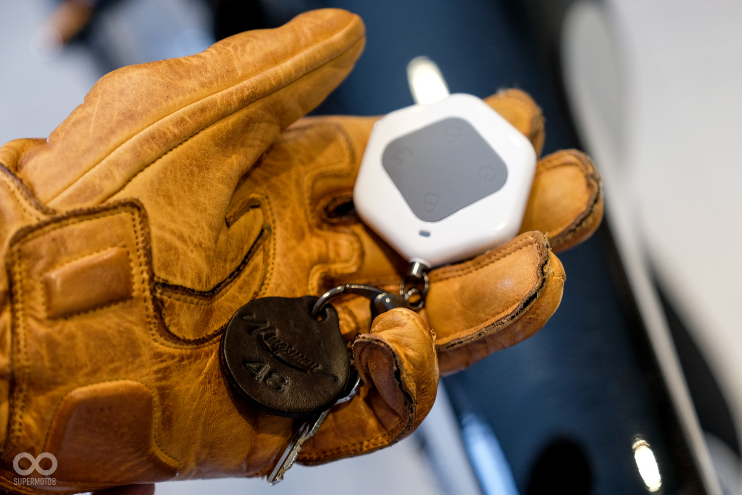 鑰匙則是使用Keyless感應鑰匙設計