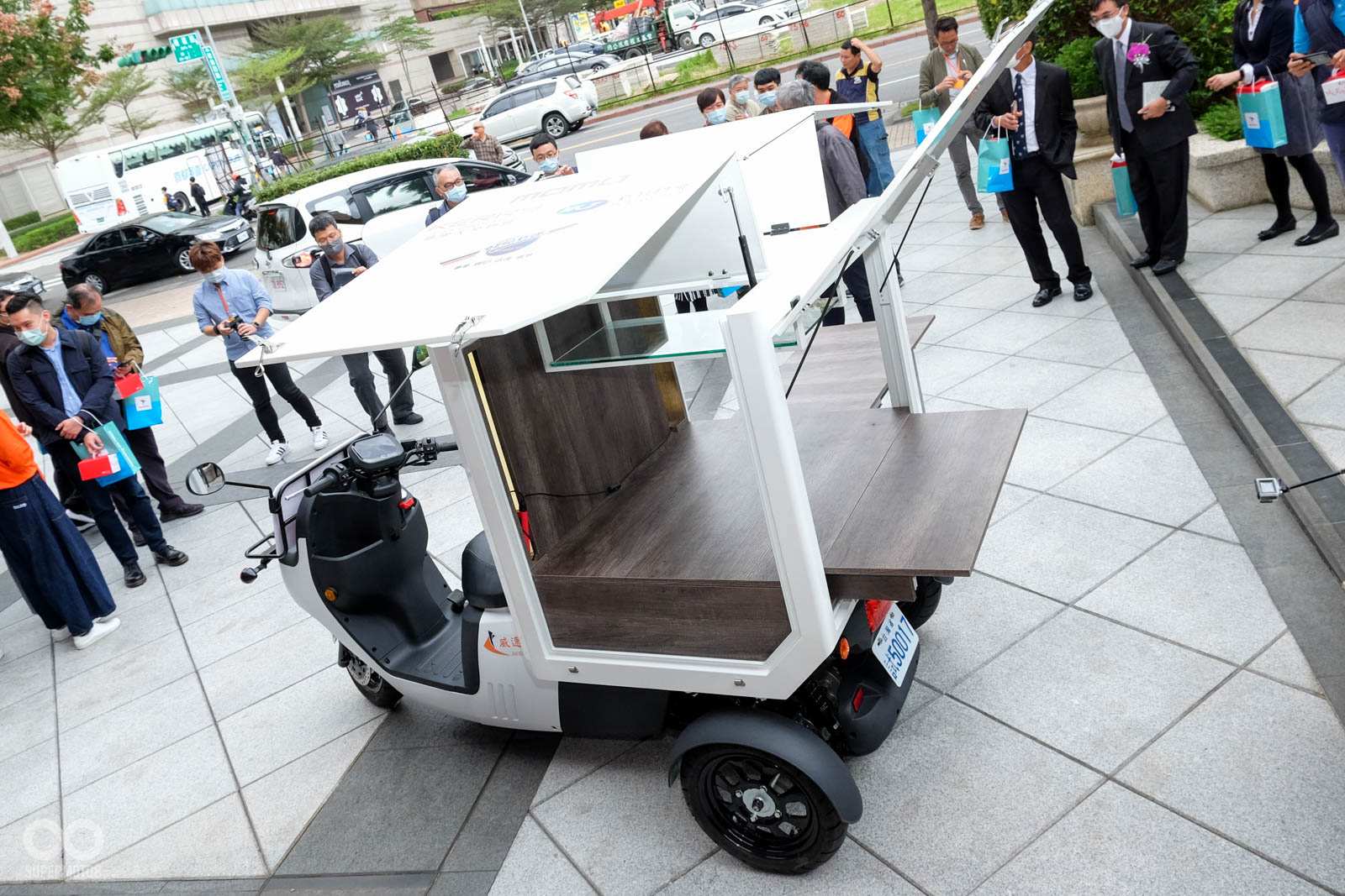 後方載台搭配不同樣式,變身行動餐車或其他用途