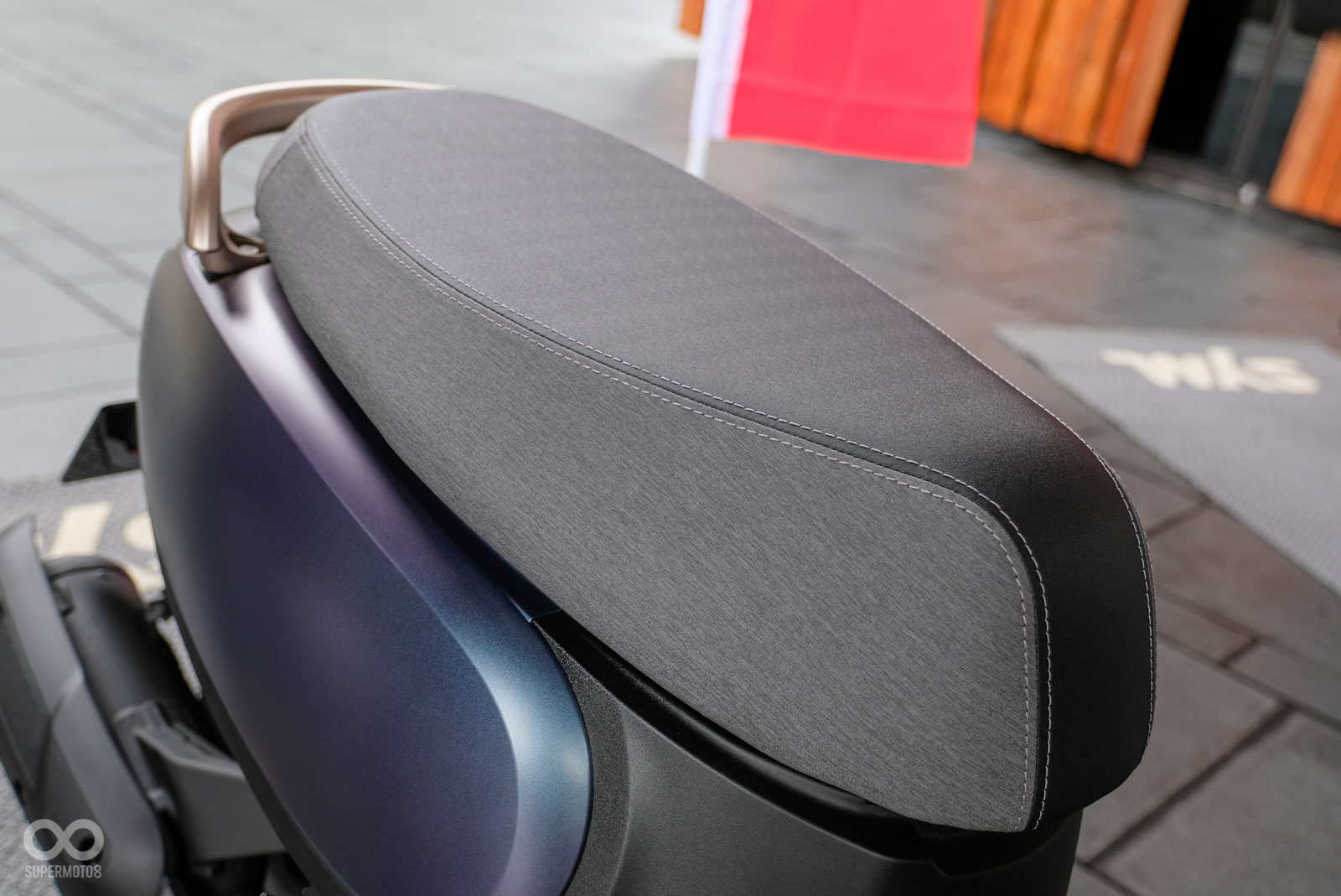 平整化坐墊除了耐刮之外，更兼顧舒適和便利性