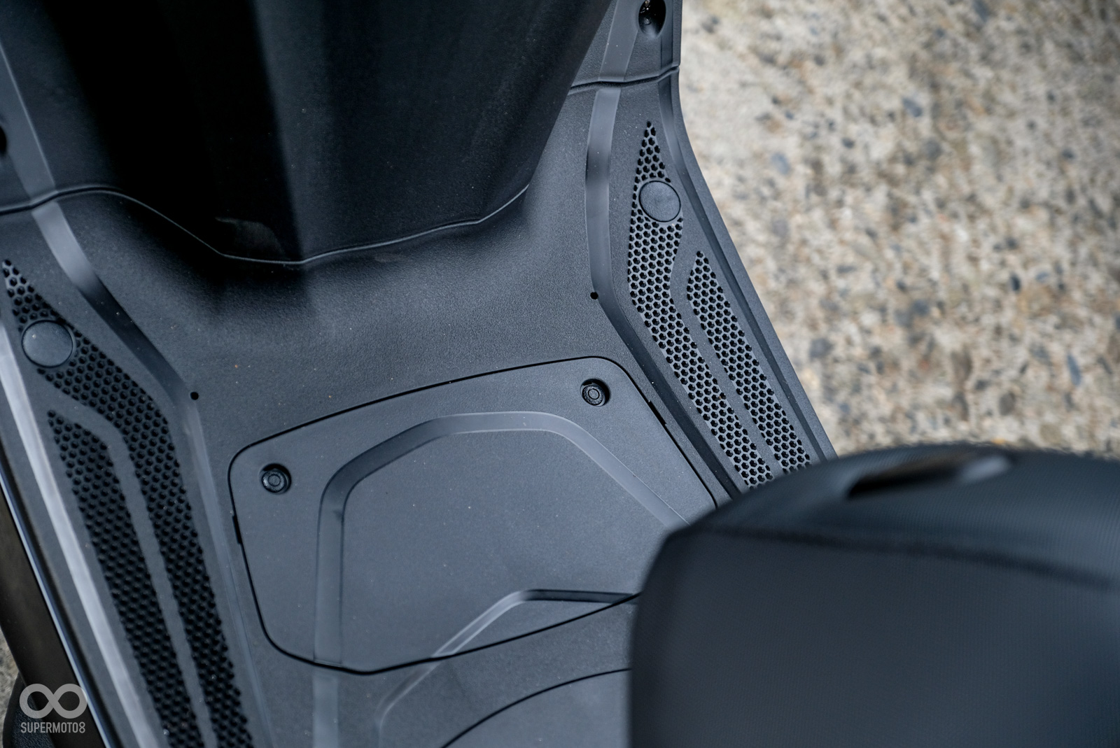 250mm超寬敞腳踏空間