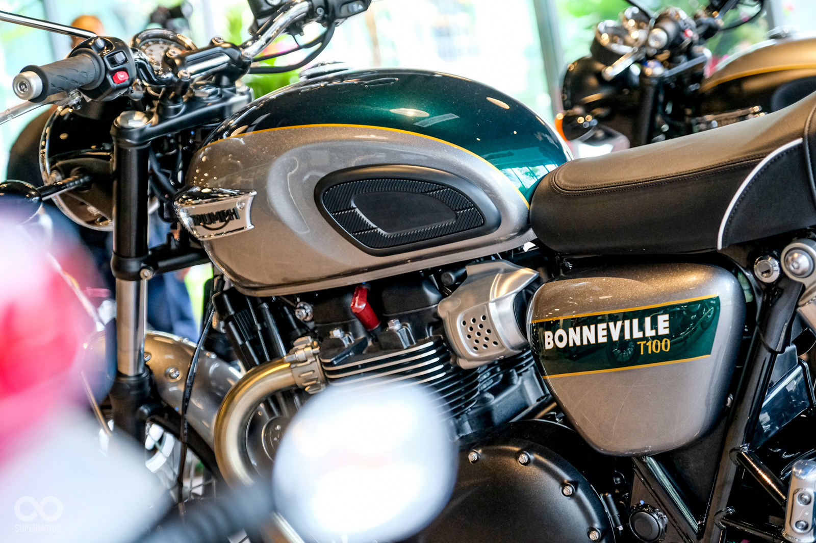 綠、銀、金三色的點綴下,看起來充滿濃濃英國味