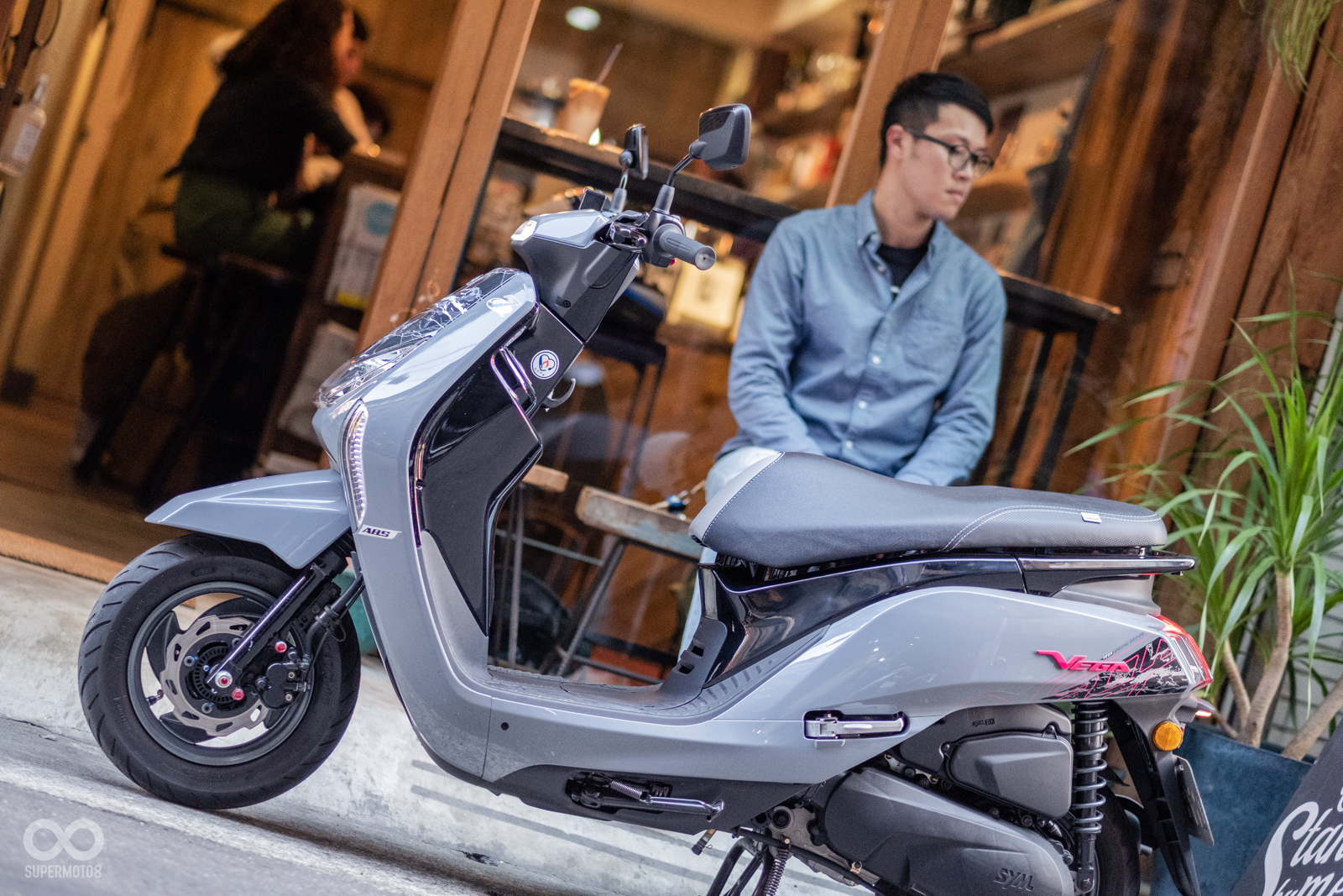 對於追求個人風格和時尚潮流的騎士來說，VEGA 125絕對會是你的通勤代步好選擇！