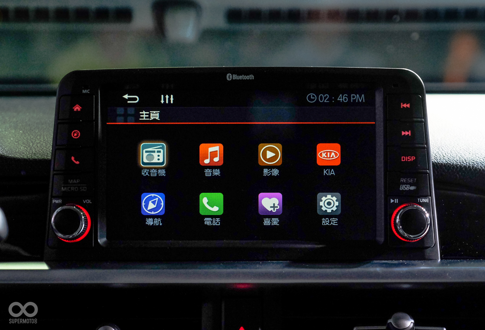 Picanto X-Line的內裝與中控台配備可說是誠意十足,將時下的所有前衛元素與配備都完美揉合在內裝設計之中