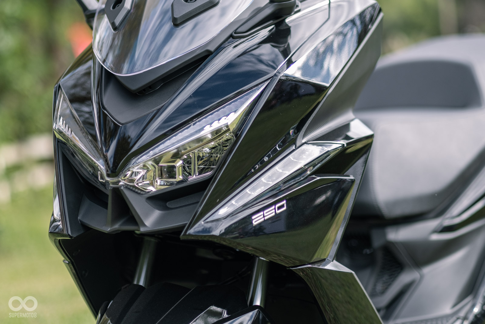 鷹眼燈配獠牙車頭,創造出兇悍的視覺感受