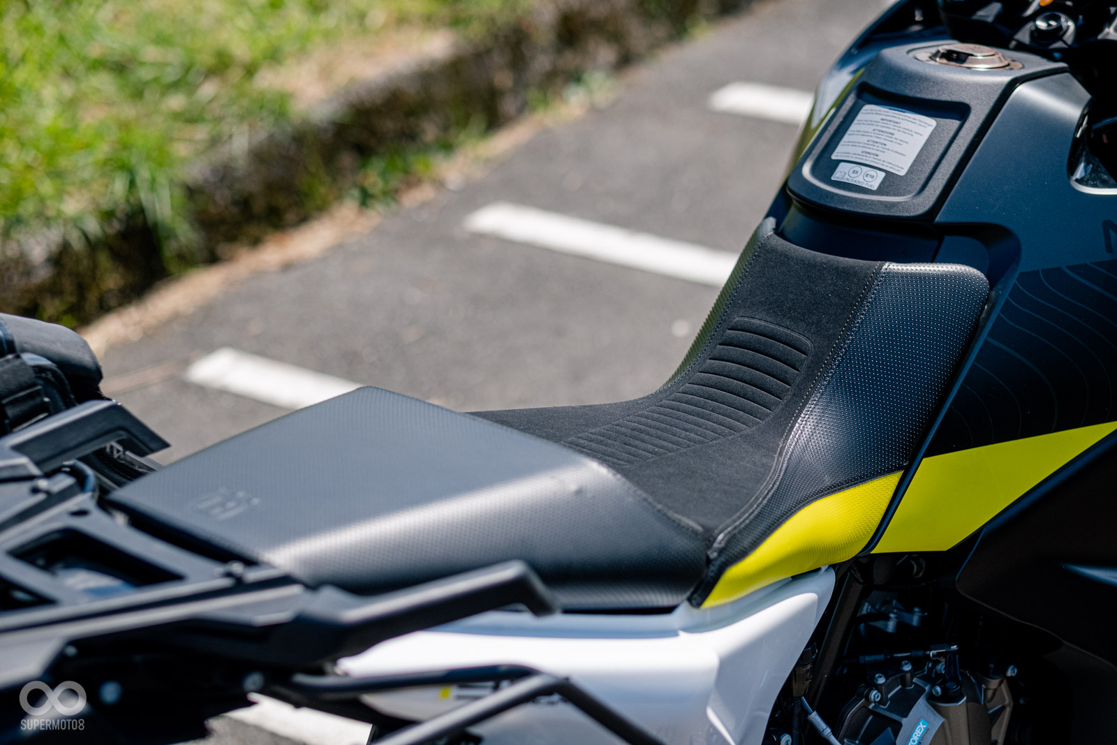 相當寬大的坐墊,提供出色舒適度