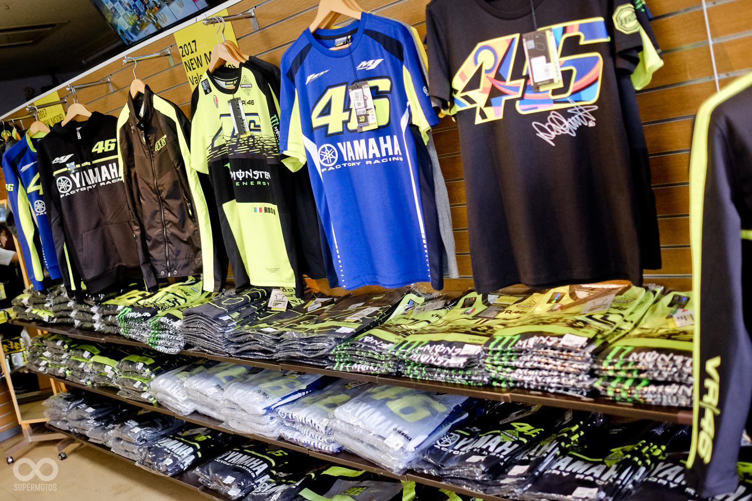 裡面有VR46 的個人官方商品，還有其他台灣少見的選手週邊小物