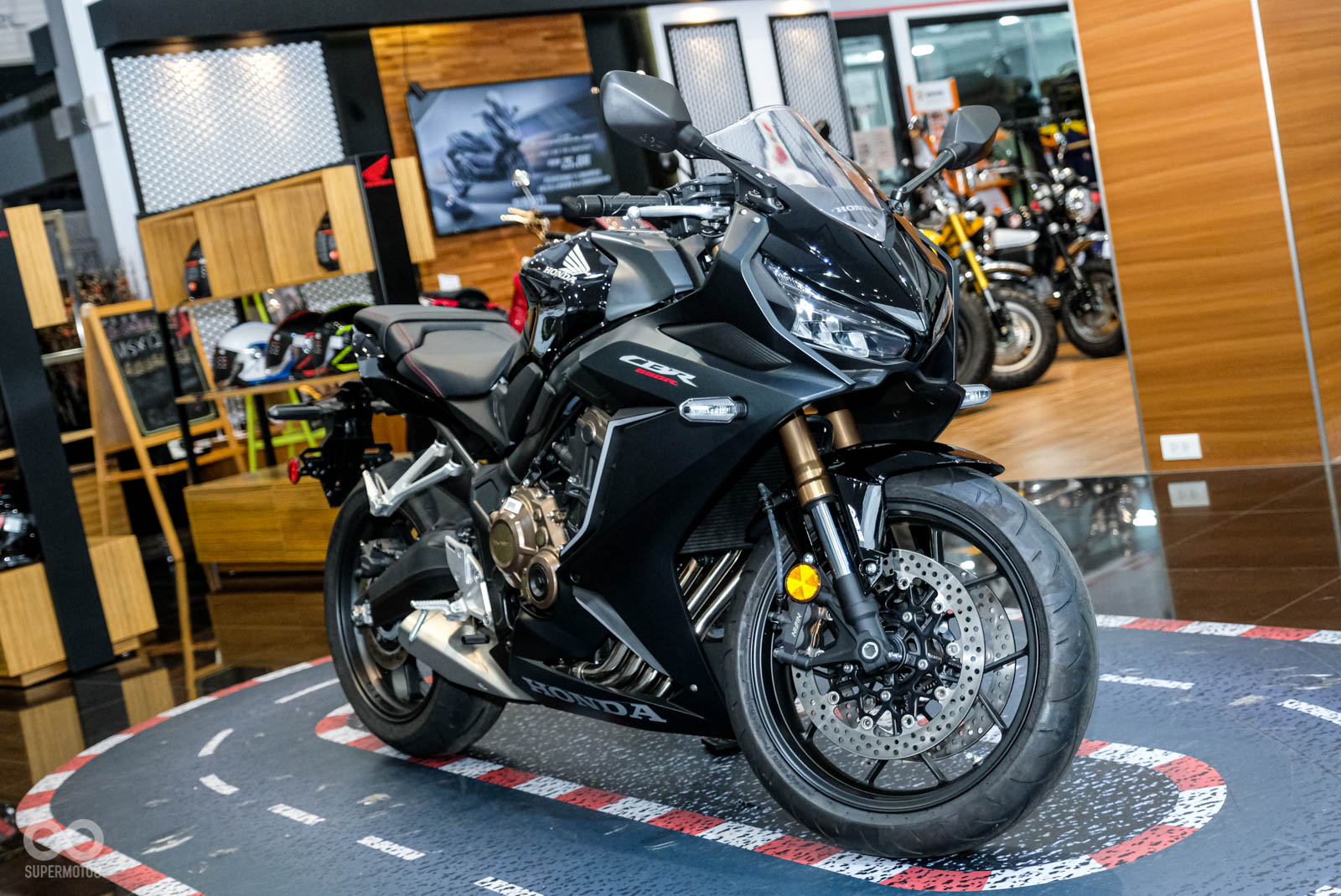 熱銷的CBR650R和CB650R也小改款升級