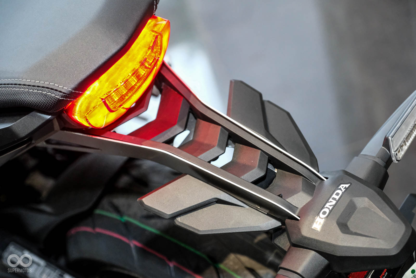 後擋泥板從塑膠改為鋼鐵製,增添不少質感