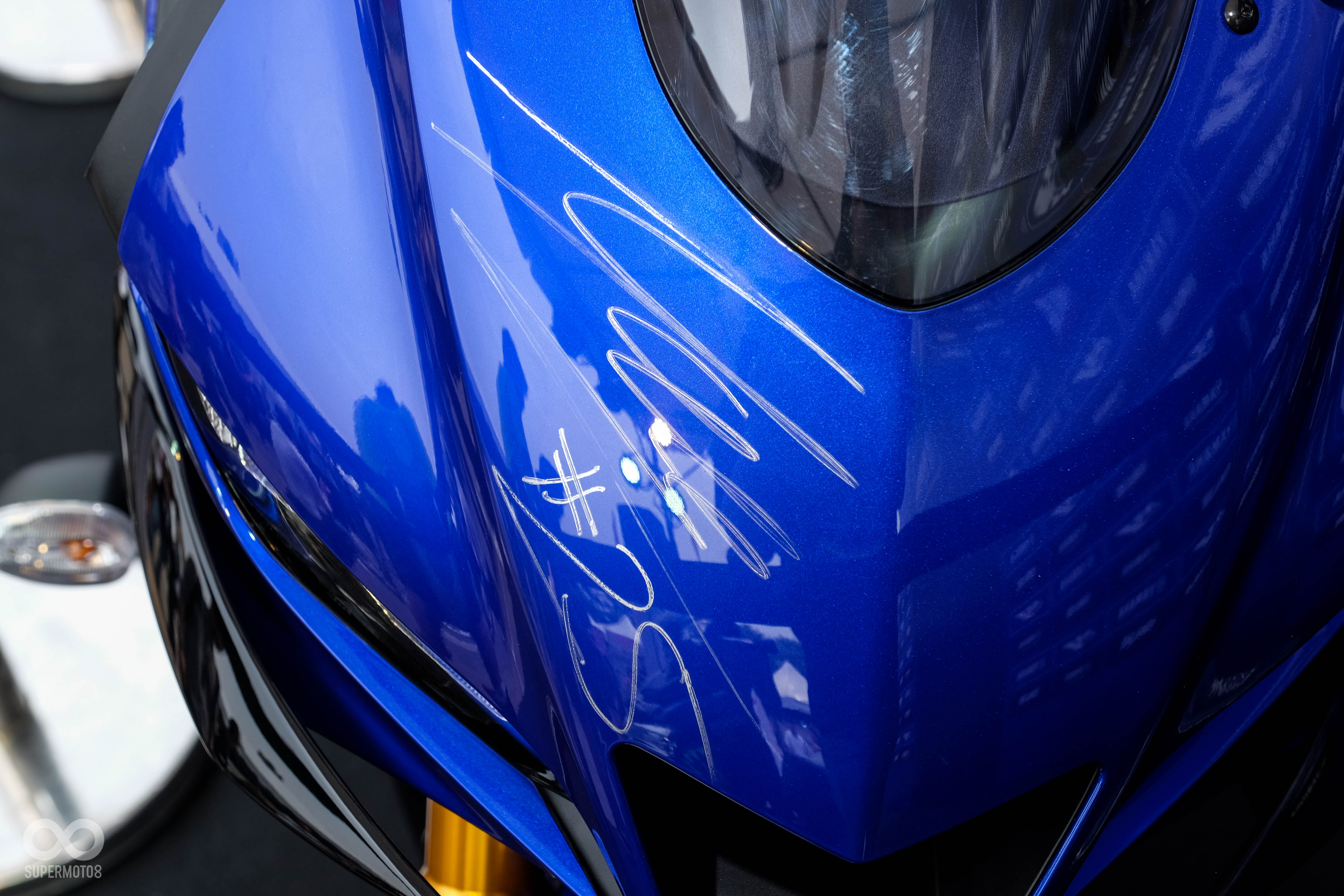 去年轟動登台的MotoGP YAMAHA 現役車手Vinales的YZF-R3 簽名車也在現場一同展出