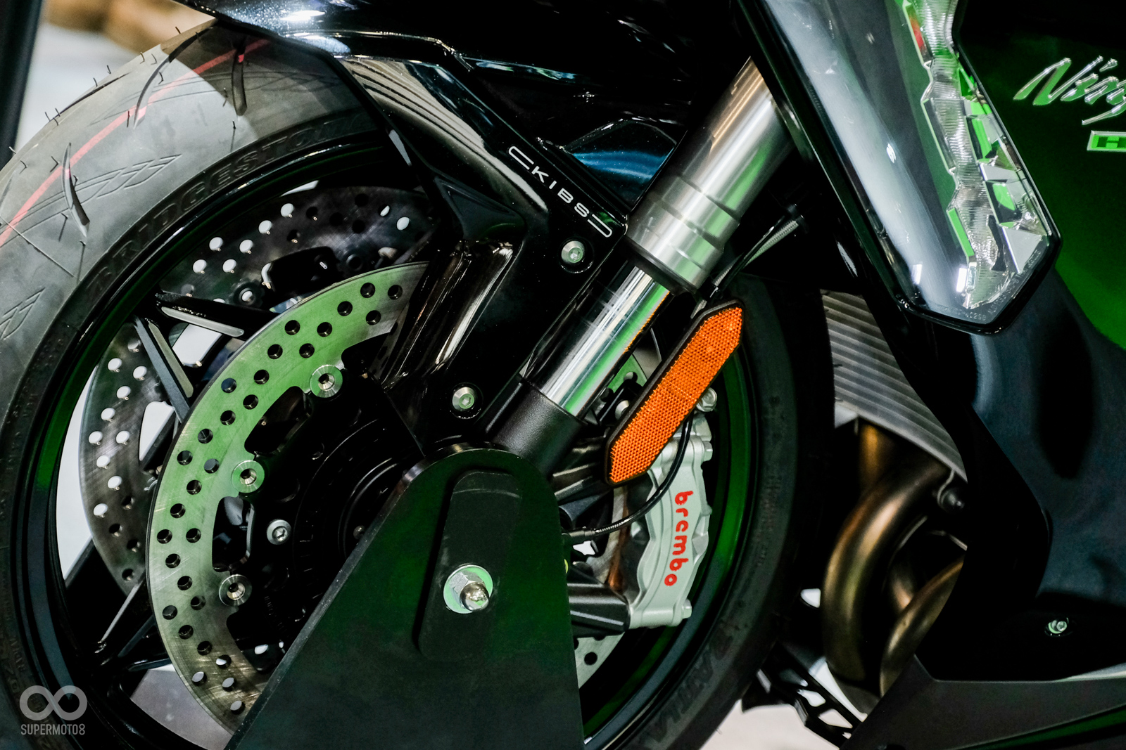 改款重點除了前後避震器，新款的Brembo Stylema煞車卡鉗也是一大亮點