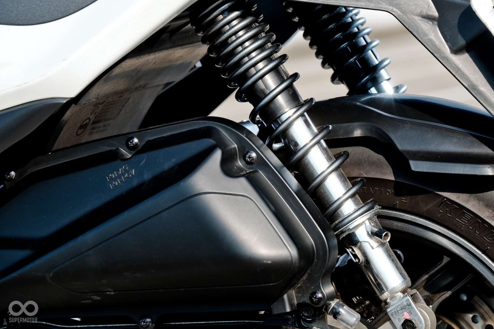 後懸吊系統的調教讓FNX在舒適度以及運動性能方面有著相當不錯的平衡