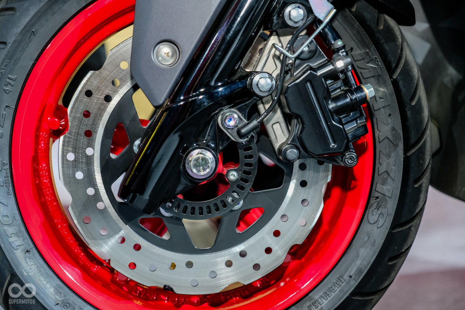 五代車款也用上了來自MT-09車系的ABS液壓煞車系統,在制動性能上將會有著相當強悍的升級