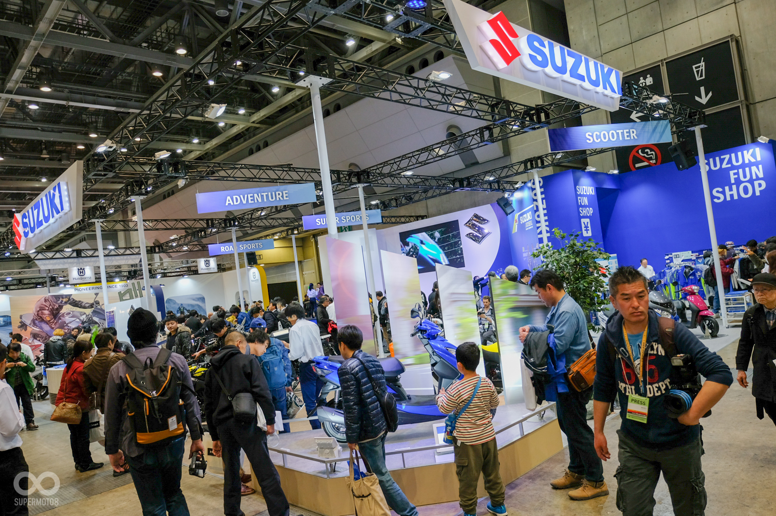 人潮聚集的車展活動受到新冠肺炎疫情衝擊,該如何應對這樣的挑戰,考驗著車廠的應變能力