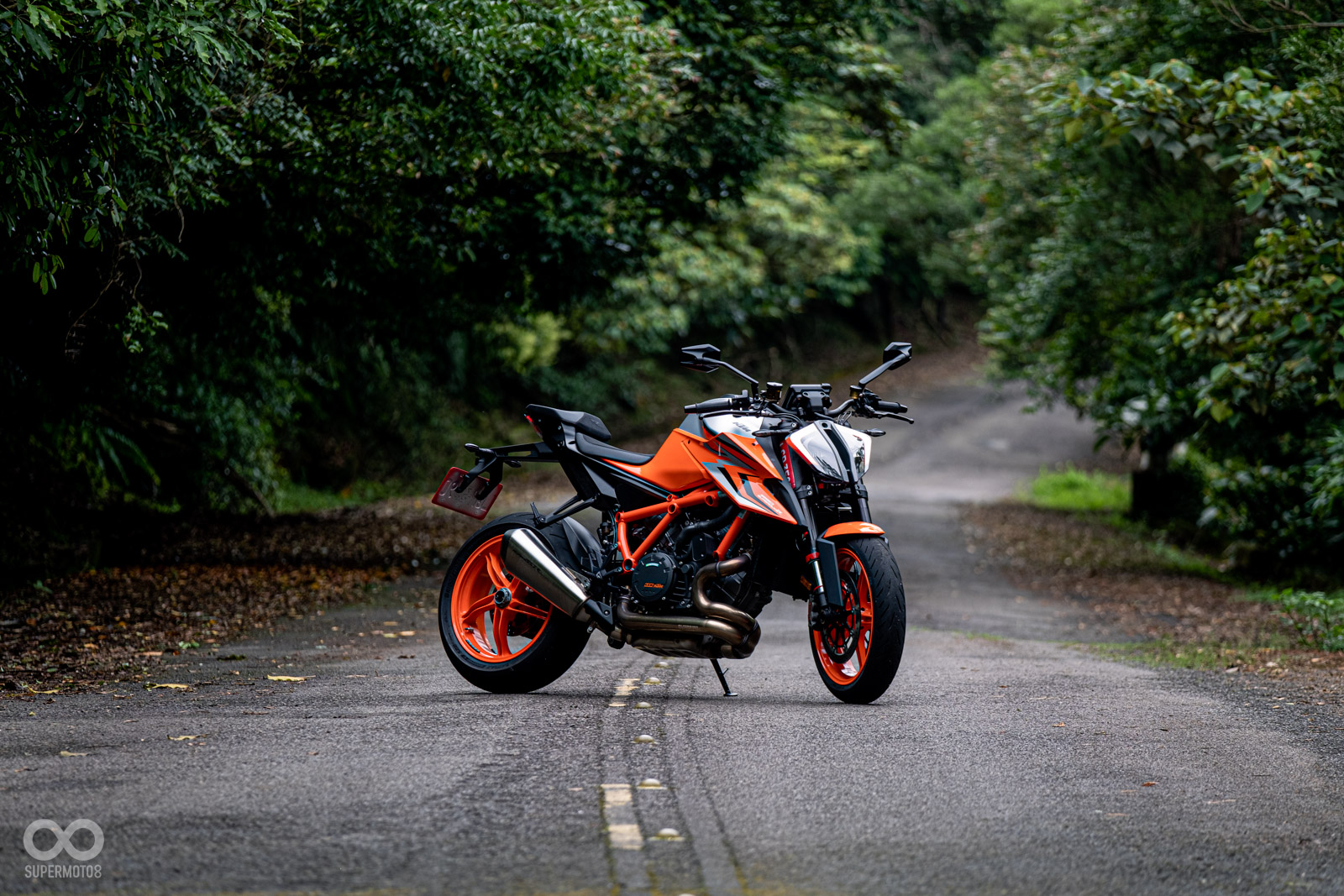 車尾的單搖臂，也是1290一大亮點