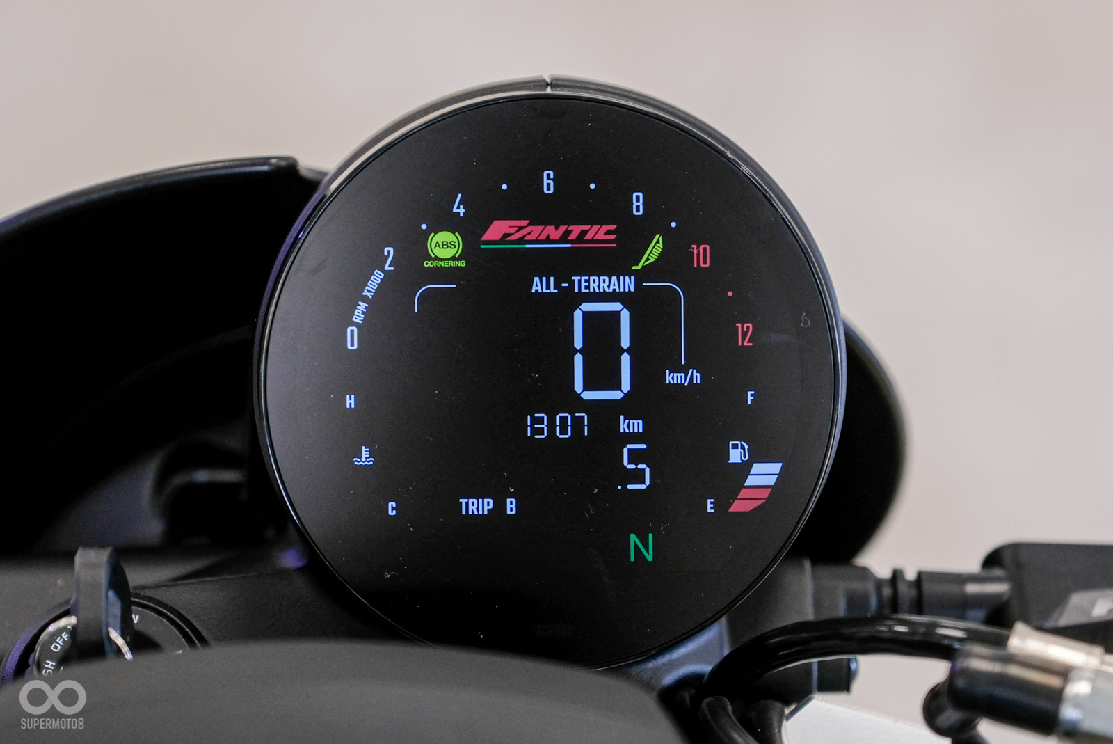 儀表雖非TFT儀表,但質感相當不錯