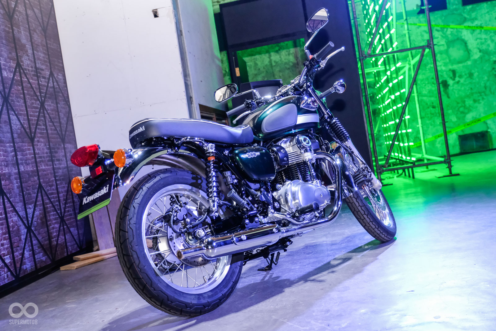 KAWASAKI在2020年導入更純粹、更經典的W800車型,讓喜愛現代復古車的騎士有另一款選擇