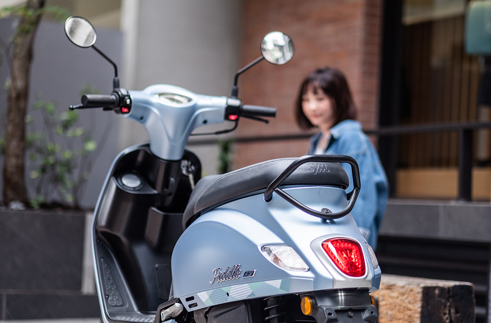 車尾燈採用LED設計