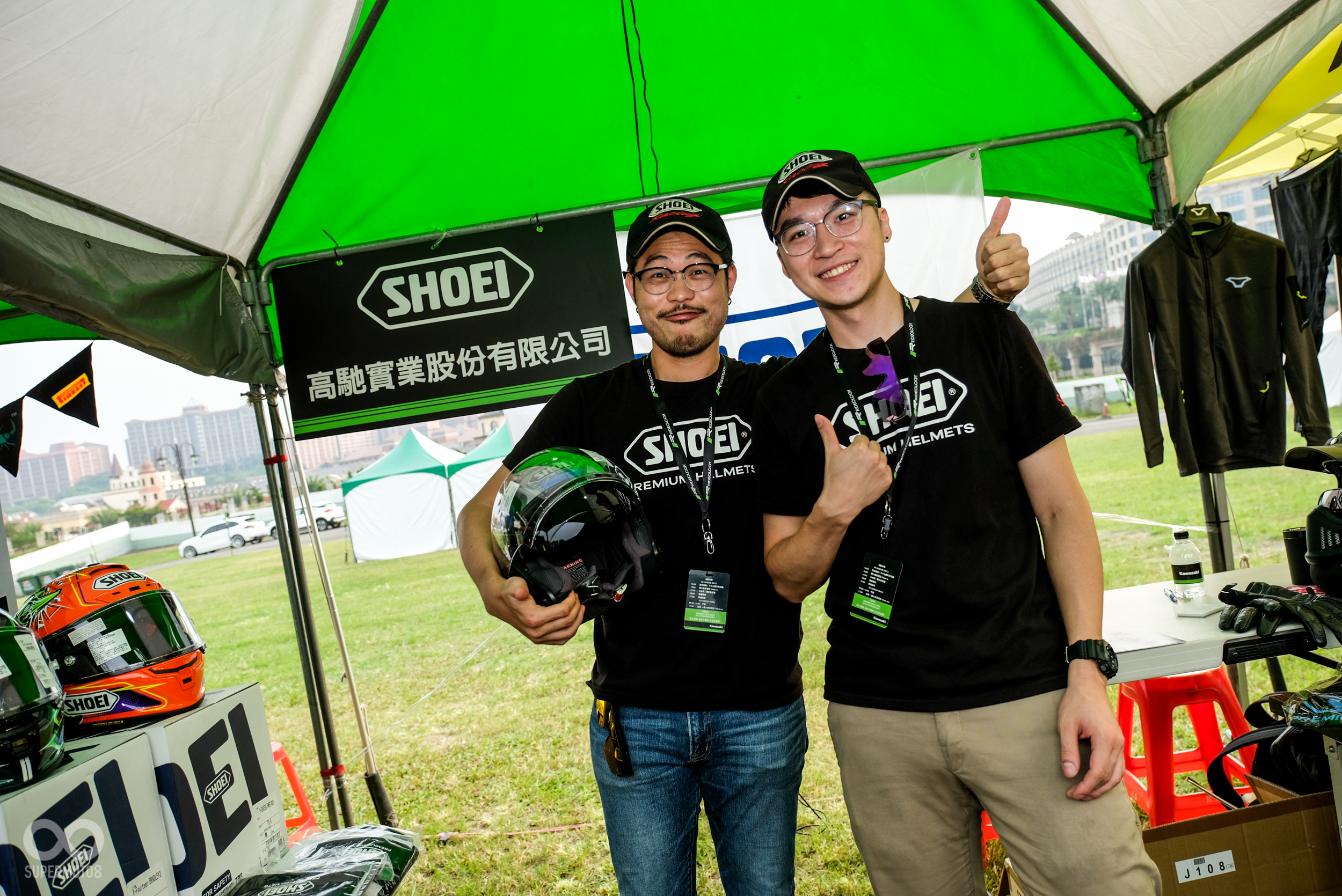 SHOEI台灣總代理也在現場設立攤位，並且展示多款安全帽