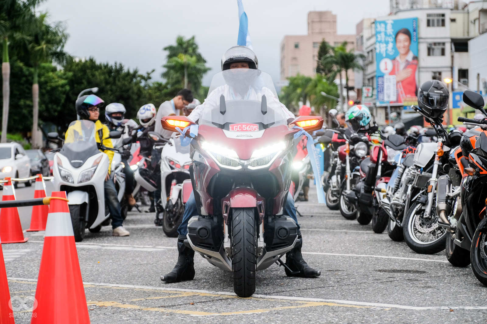 Goldwing碩大的體積相當霸氣