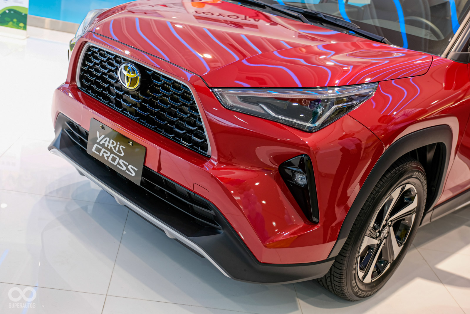 水箱護罩、下氣霸造型與RAV4擁有極高相似度