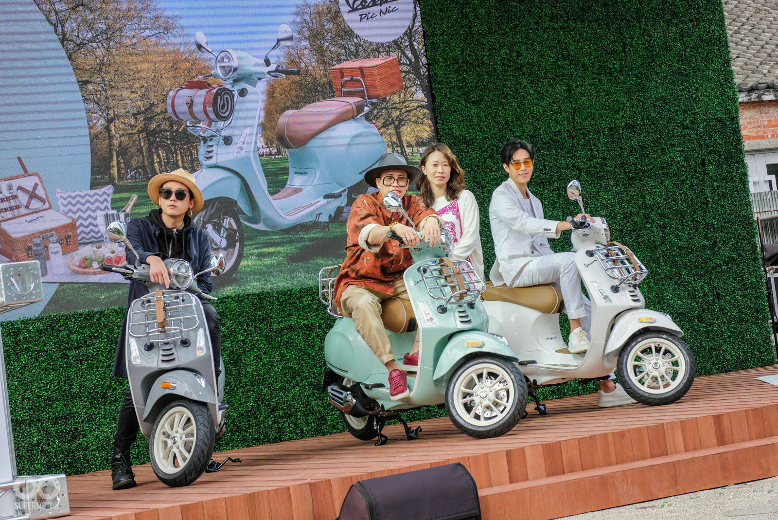 今天的新車發表會,VESPA也邀請多位歌手、時尚嘉賓一同參與