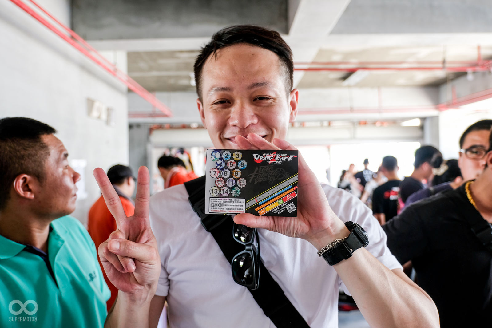 透過闖關活動,完成的民眾可以到服務台參加抽獎