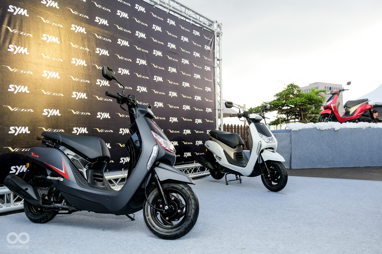 選在信義區舉行的發表會,除了車輛是主角外,更邀請許多潮人到場欣賞