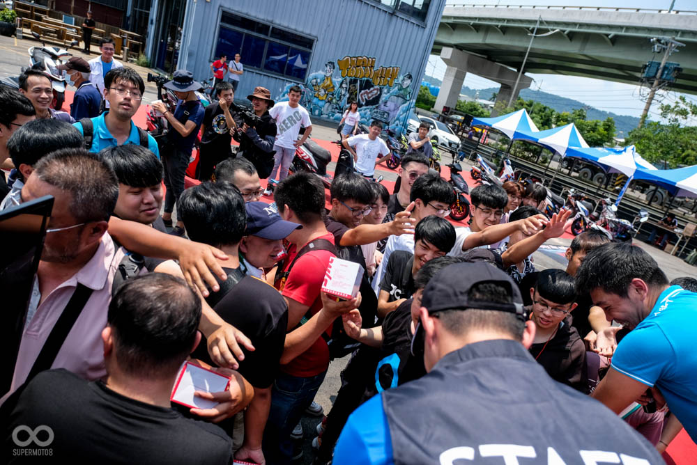 除了參與趣味競賽和改裝選美之外,SYM也在現場送出超多原廠精美禮品,幾乎是人人有獎