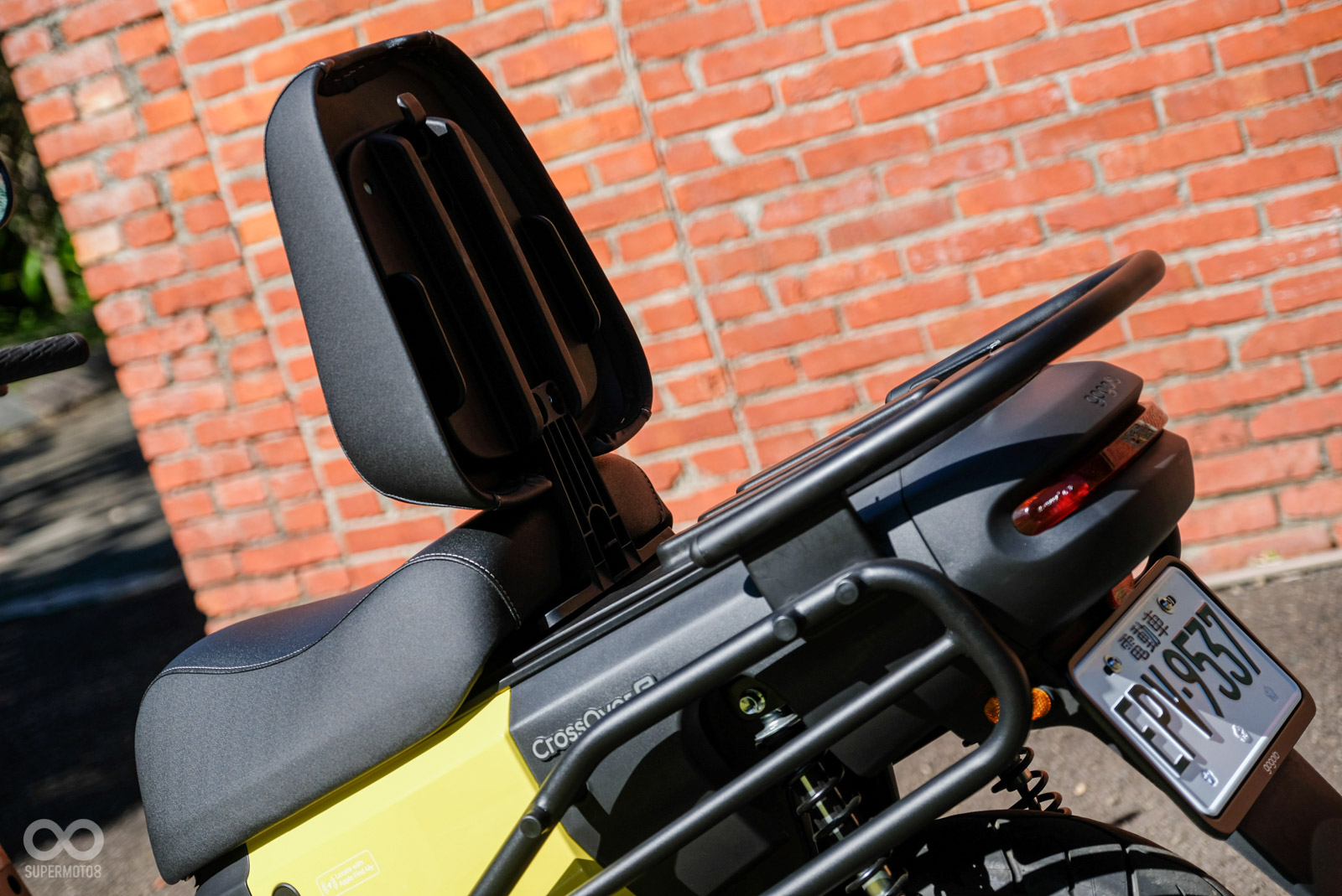 後椅墊掀起後不具備支撐功能，無法單獨作為後靠背使用，