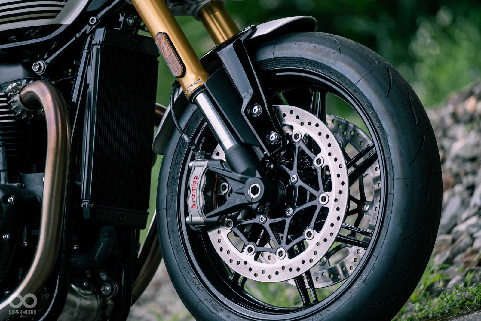 會出現在跑車上的Brembo Stylema 輻射對向四活塞卡鉗，Speed Twin RS也有