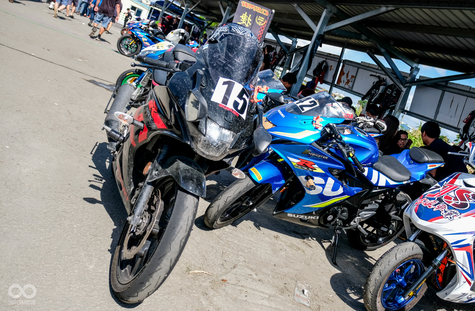 這三輛GSX-R 150是三位業餘玩家的愛車，幾乎全原場設定也可以下場享受競速樂趣